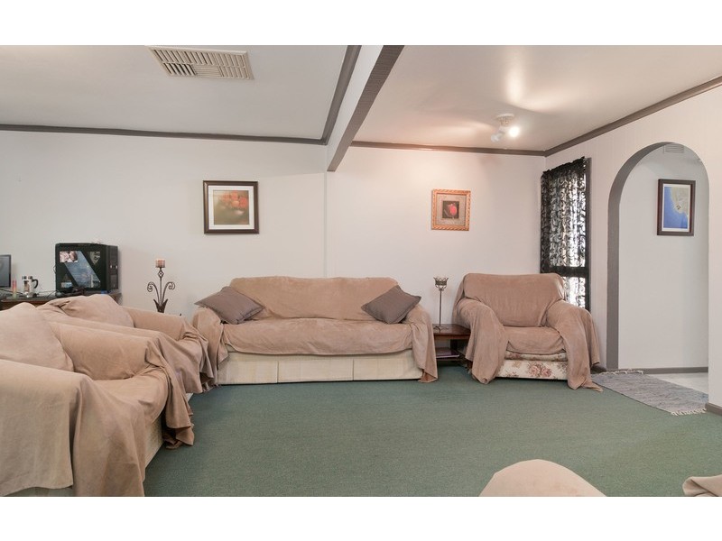 14 Swinburne Avenue, Mooroolbark VIC 3138