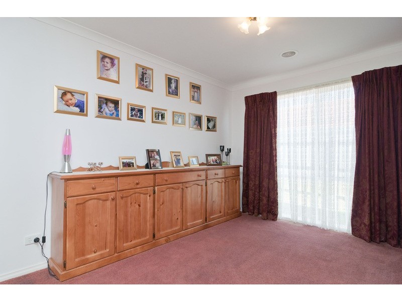 13 Pacific Drive, Mooroolbark VIC 3138