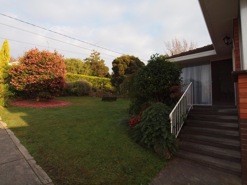 14 Central Avenue, Mooroolbark VIC 3138