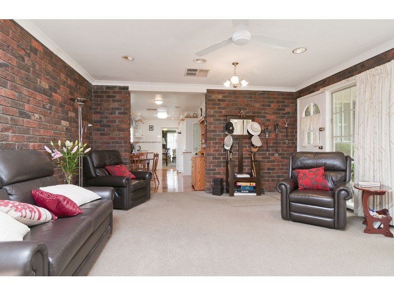 9 Avis Court, Ringwood VIC 3134