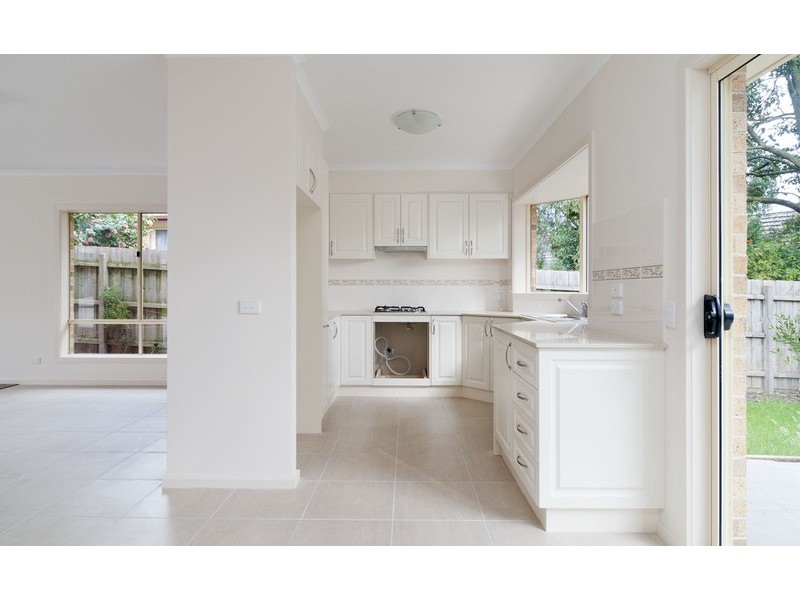 2/22 Charles Street, Mooroolbark VIC 3138