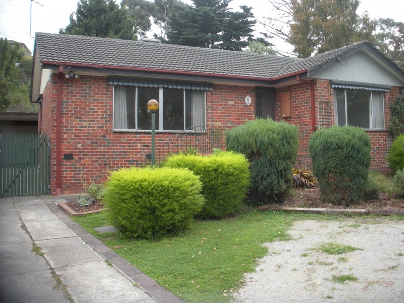 14 Croydondale Drive, Mooroolbark VIC 3138