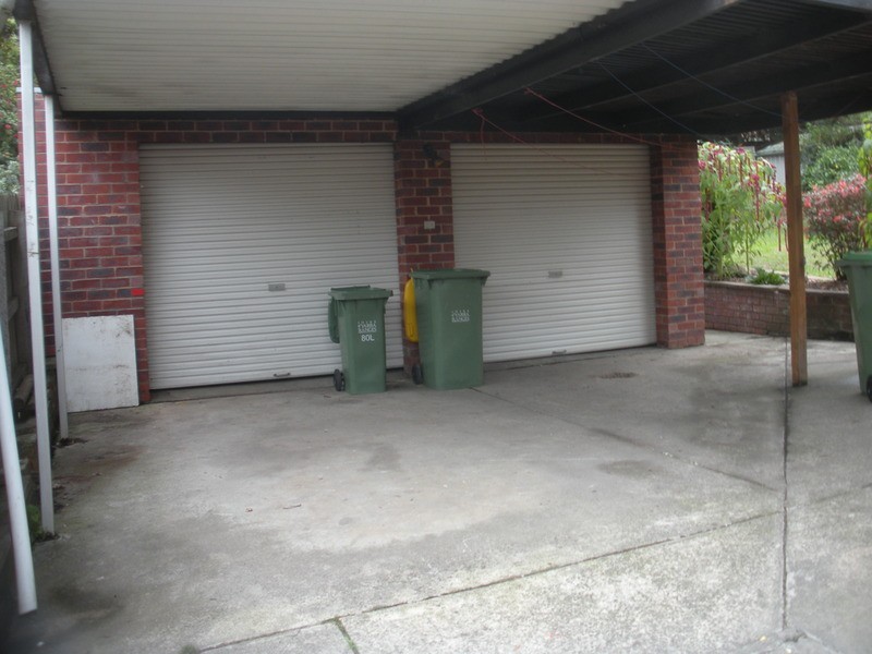 14 Croydondale Drive, Mooroolbark VIC 3138