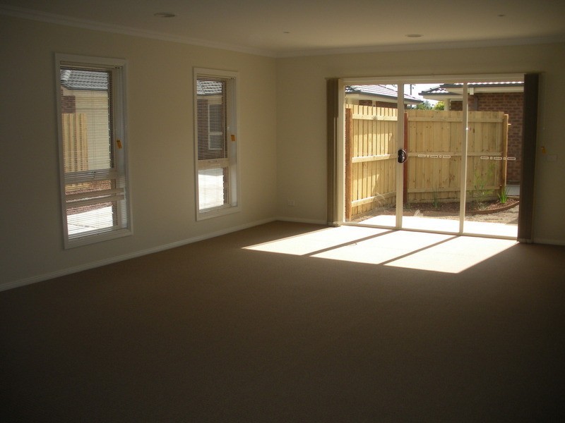 5/5 Forest Way, Kilsyth VIC 3137