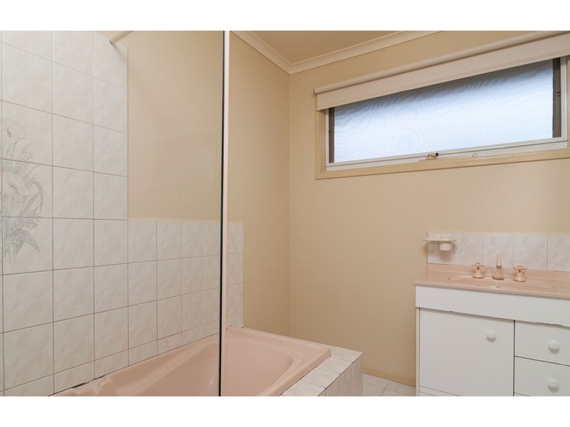 2 Crinan Street, Kilsyth VIC 3137