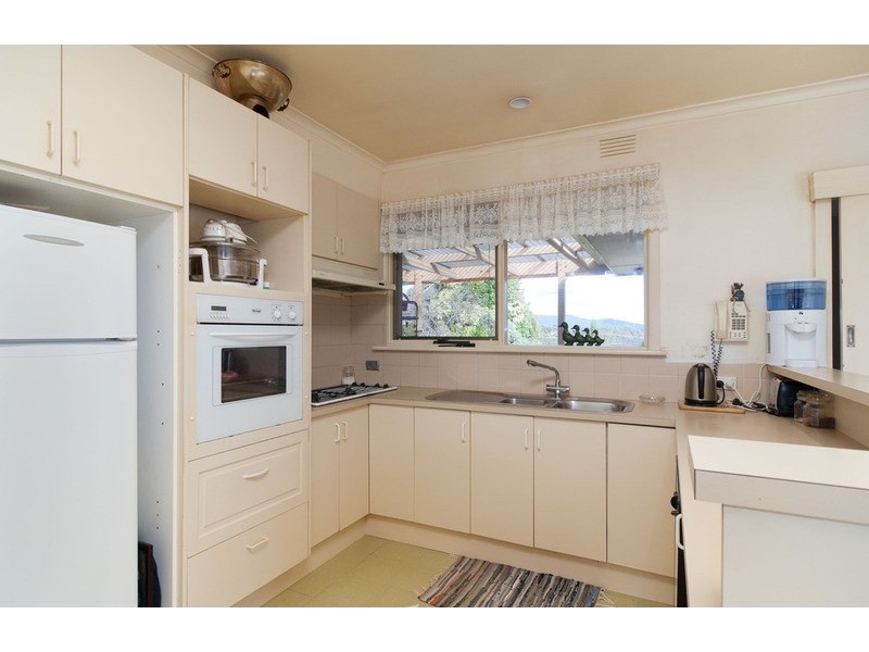 34 Sweetland Road, Mooroolbark VIC 3138