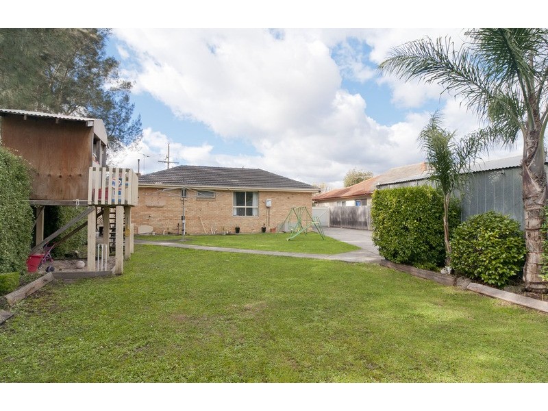 11 Esther Crescent, Mooroolbark VIC 3138