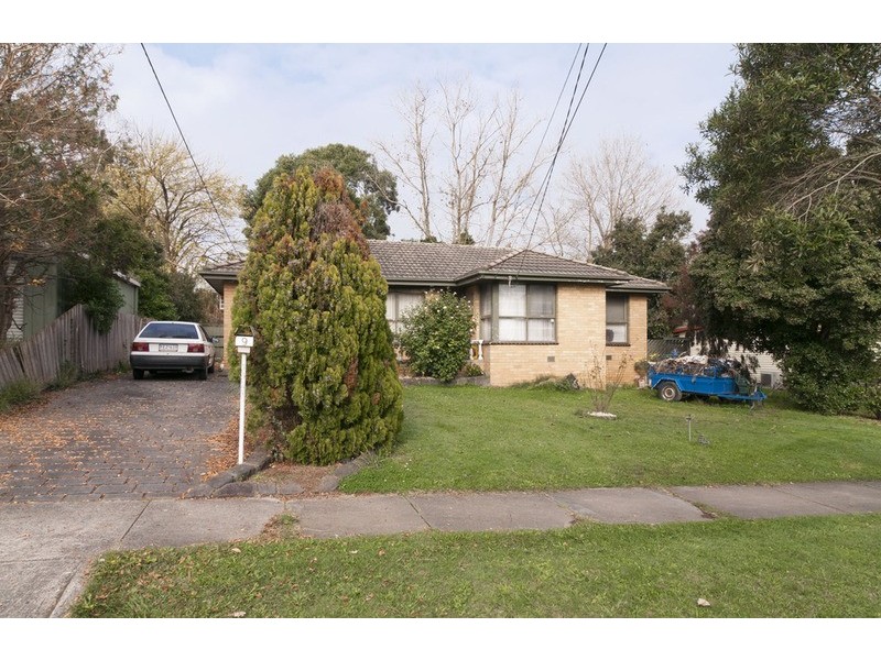 9 Neville Street, Mooroolbark VIC 3138