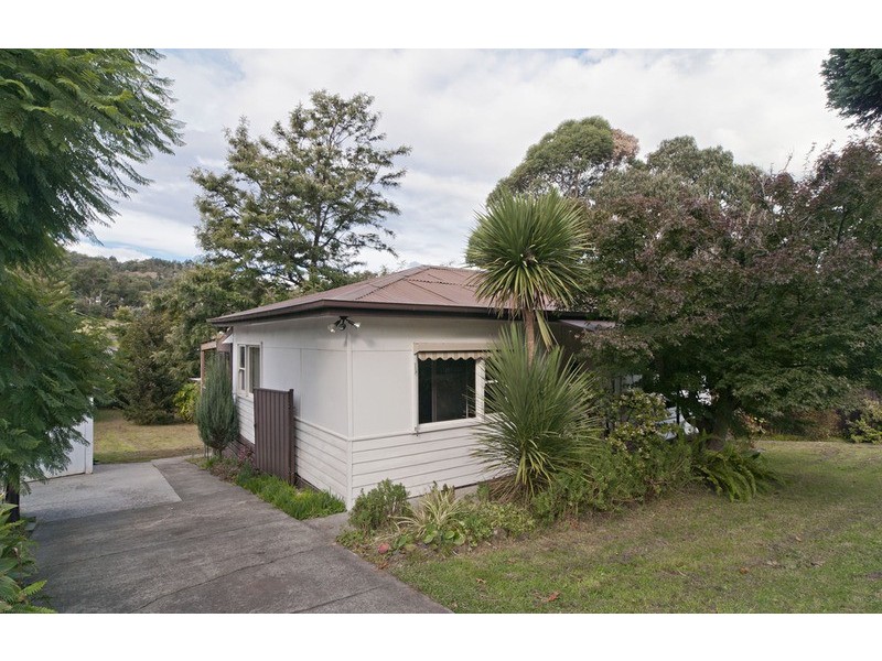 18 Forest Road, Ferntree Gully VIC 3156