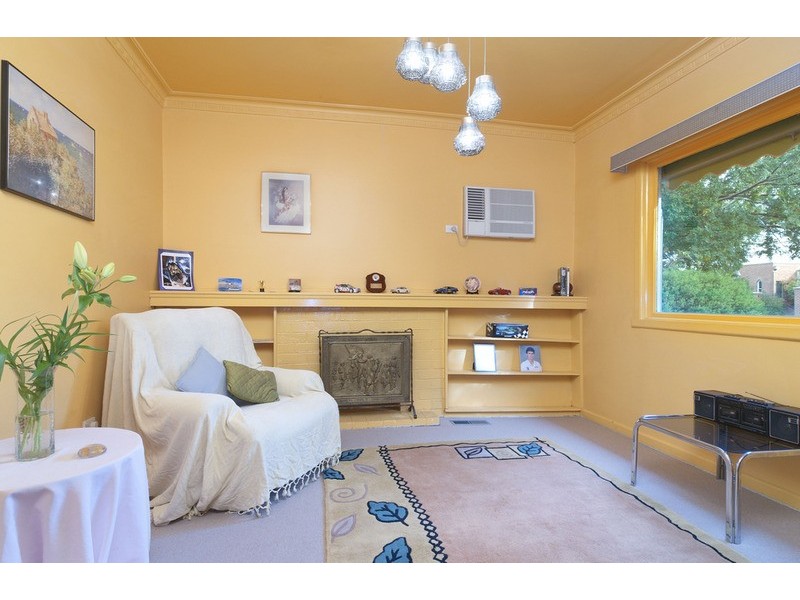 18 Forest Road, Ferntree Gully VIC 3156