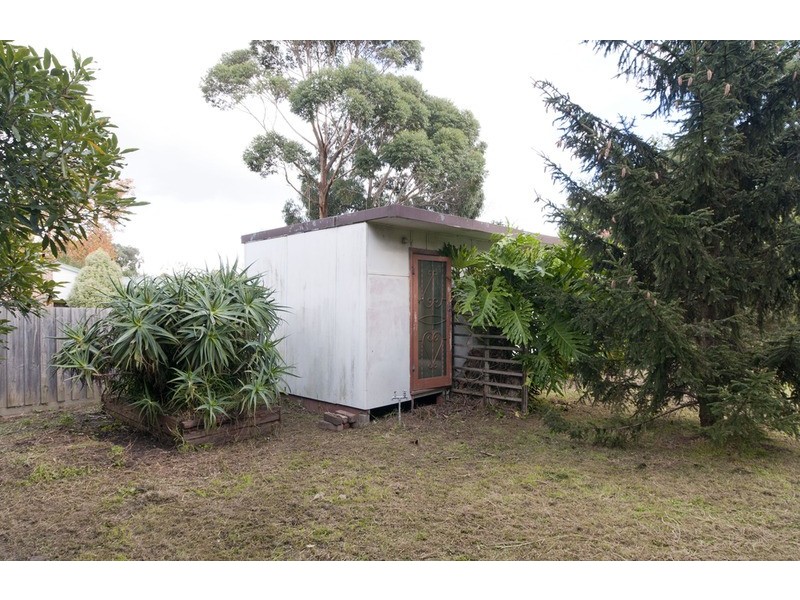 18 Forest Road, Ferntree Gully VIC 3156