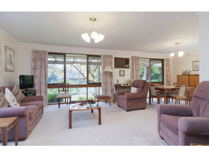 24 Lemongrove Crescent, Croydon Hills VIC 3136