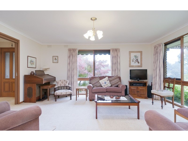 24 Lemongrove Crescent, Croydon Hills VIC 3136