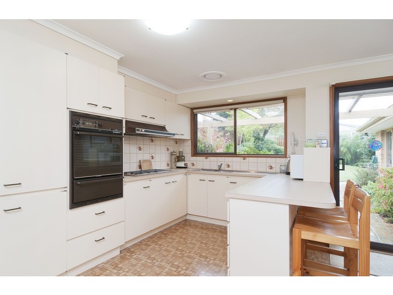 24 Lemongrove Crescent, Croydon Hills VIC 3136