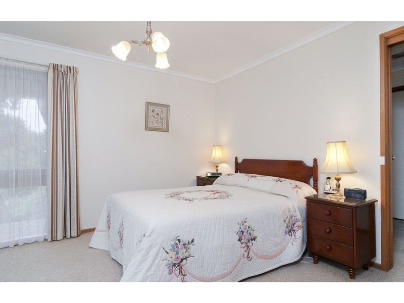 24 Lemongrove Crescent, Croydon Hills VIC 3136