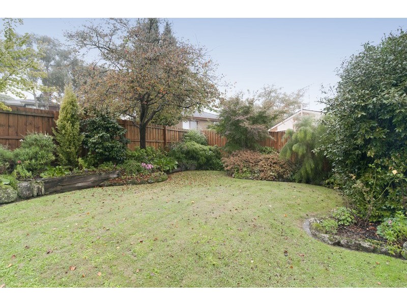 24 Lemongrove Crescent, Croydon Hills VIC 3136