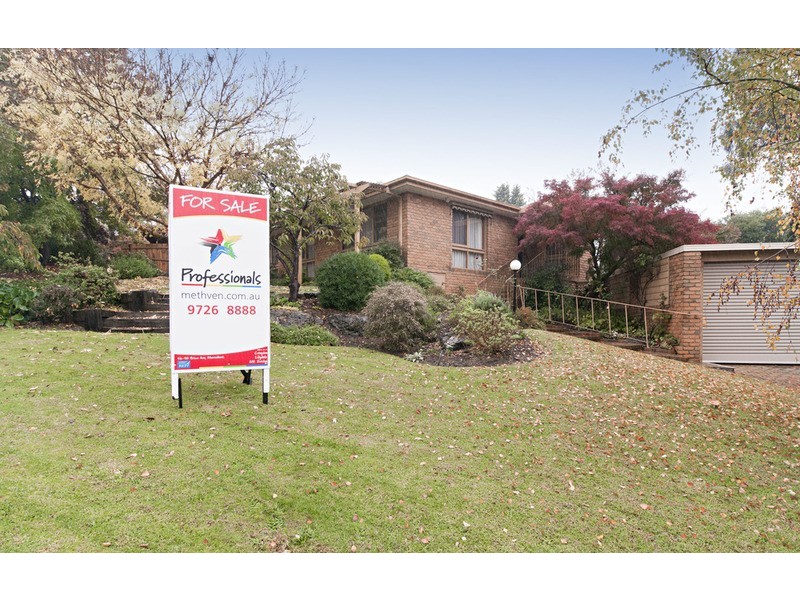 24 Lemongrove Crescent, Croydon Hills VIC 3136