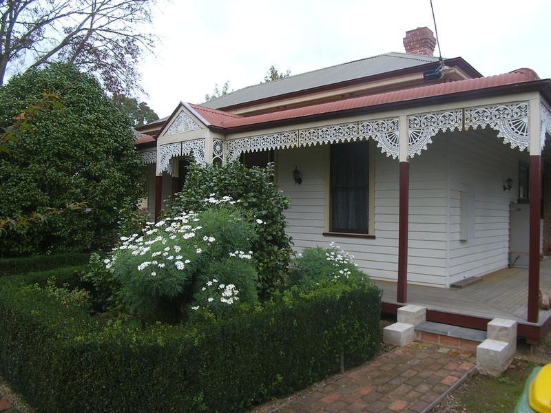 210 Cambridge Road, Mooroolbark VIC 3138