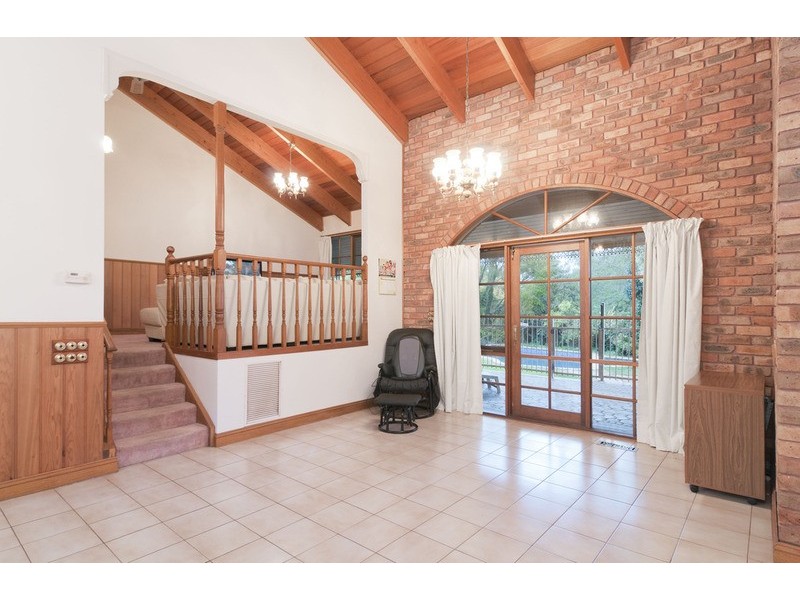 16 Drummerhill Lane, Mooroolbark VIC 3138