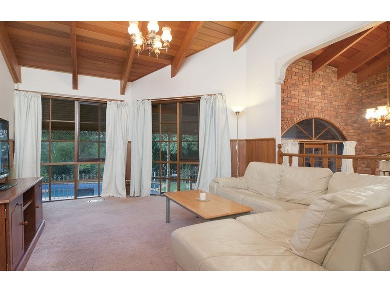 16 Drummerhill Lane, Mooroolbark VIC 3138