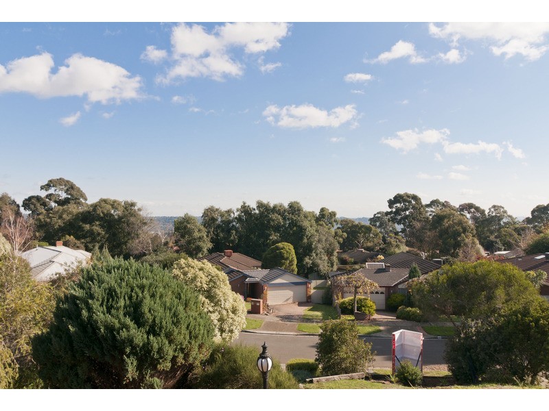 16 Drummerhill Lane, Mooroolbark VIC 3138