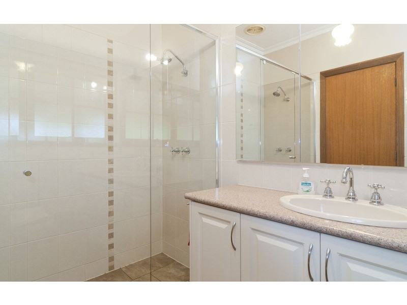 1/232 Cambridge Road, Kilsyth VIC 3137