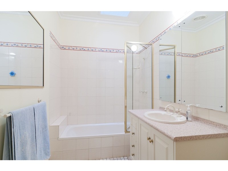 1/232 Cambridge Road, Kilsyth VIC 3137