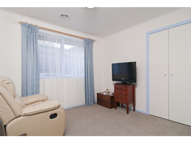 25 Churchill Drive, Mooroolbark VIC 3138