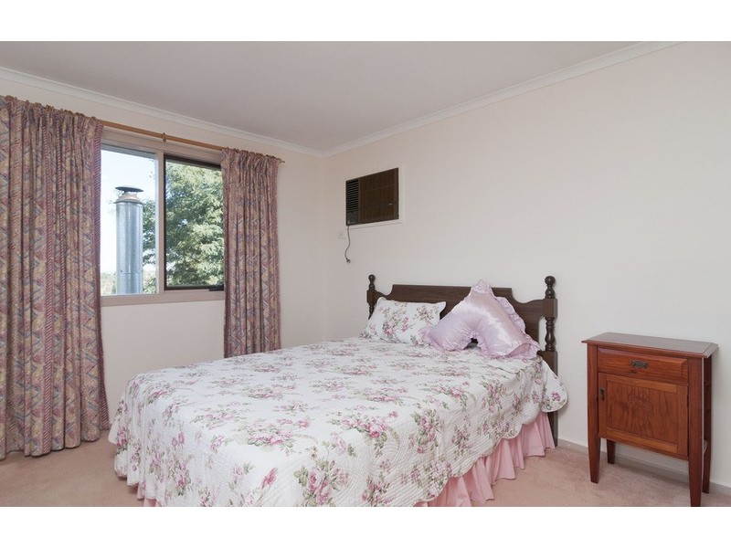 25 Churchill Drive, Mooroolbark VIC 3138