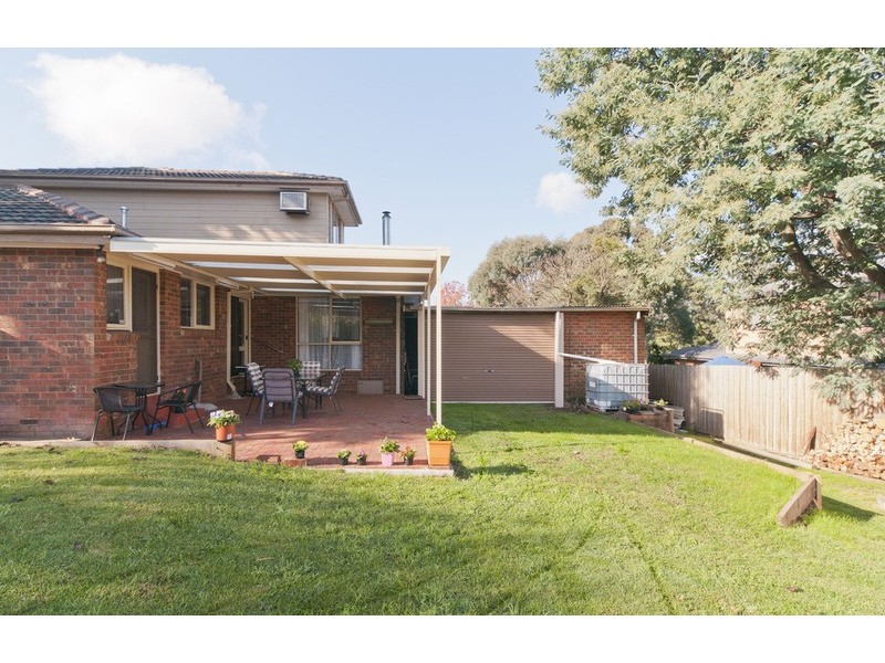 25 Churchill Drive, Mooroolbark VIC 3138