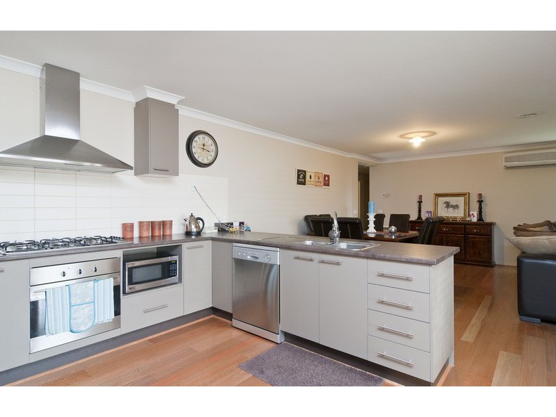 72 Larbert Road, Mooroolbark VIC 3138