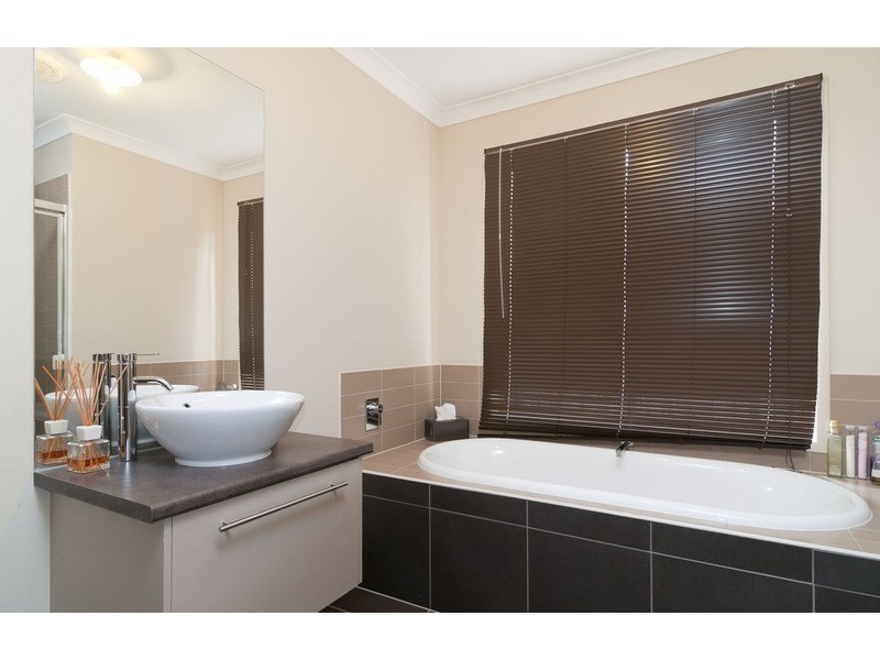 72 Larbert Road, Mooroolbark VIC 3138