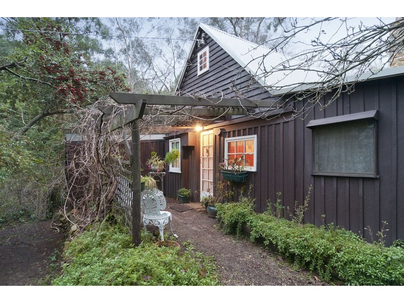 100-102 Pembroke Road, Mooroolbark VIC 3138