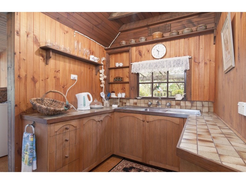 100-102 Pembroke Road, Mooroolbark VIC 3138