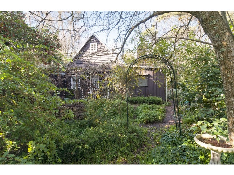 100-102 Pembroke Road, Mooroolbark VIC 3138
