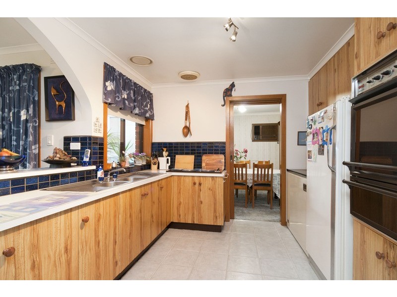 6 Brenda Court, Croydon VIC 3136