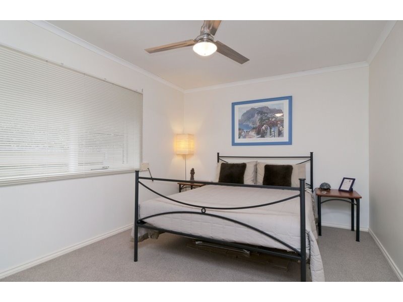 27 Cheriton Drive, Mooroolbark VIC 3138