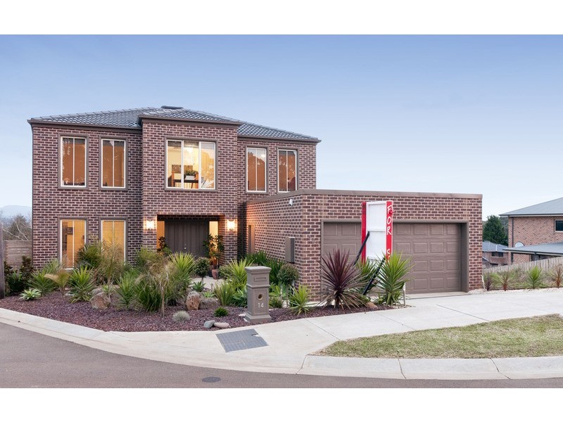 14 Huntly Avenue, Mooroolbark VIC 3138