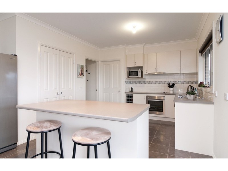 14 Huntly Avenue, Mooroolbark VIC 3138