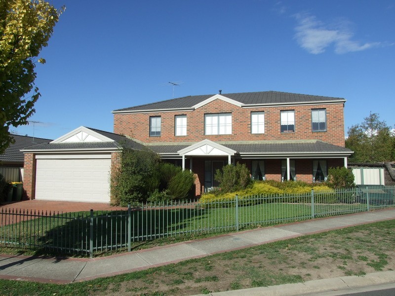 39 Goldentree Drive, Chirnside Park VIC 3116