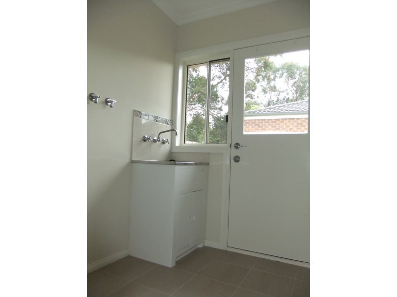 2/5 Forest Way, Kilsyth VIC 3137