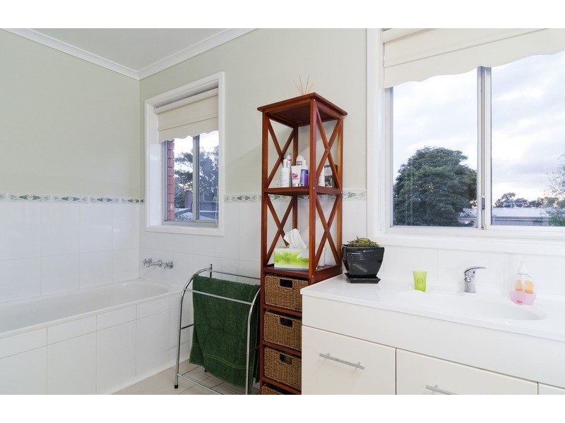 3 Hope Avenue, Montrose VIC 3765