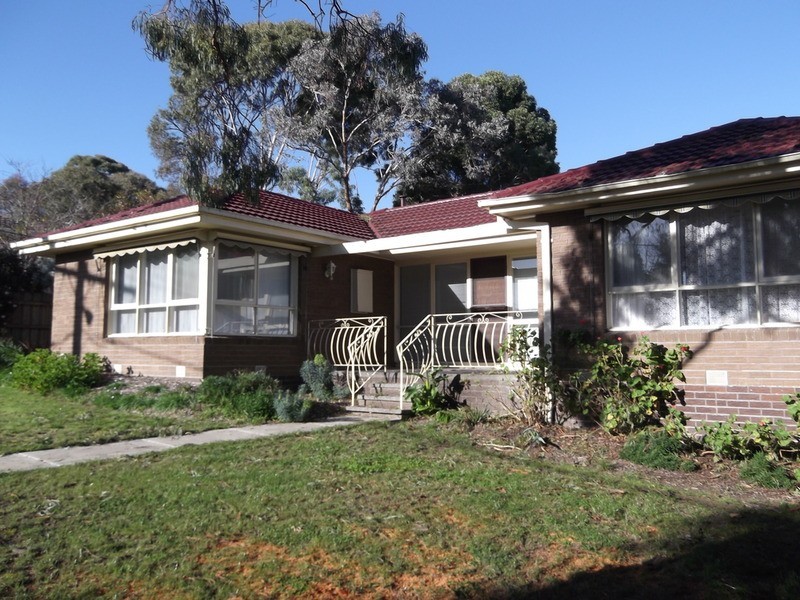 27 Elms Road, Mooroolbark VIC 3138