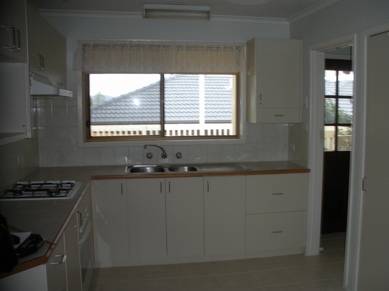 27 Elms Road, Mooroolbark VIC 3138