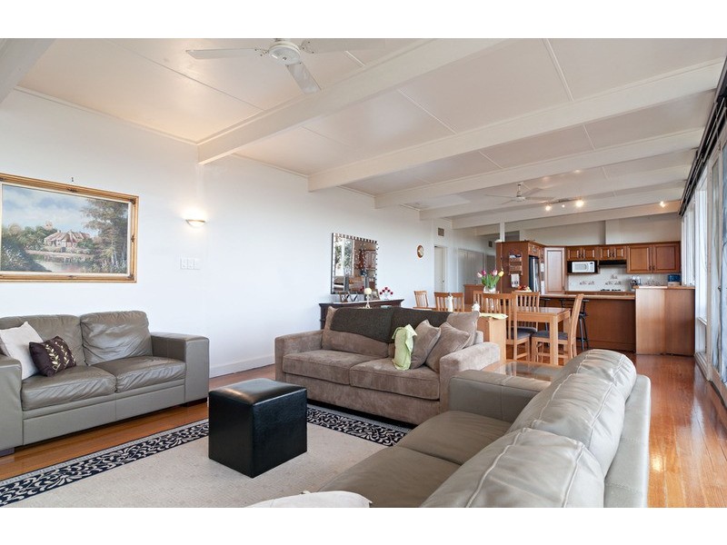 63 Victoria Road, Chirnside Park VIC 3116