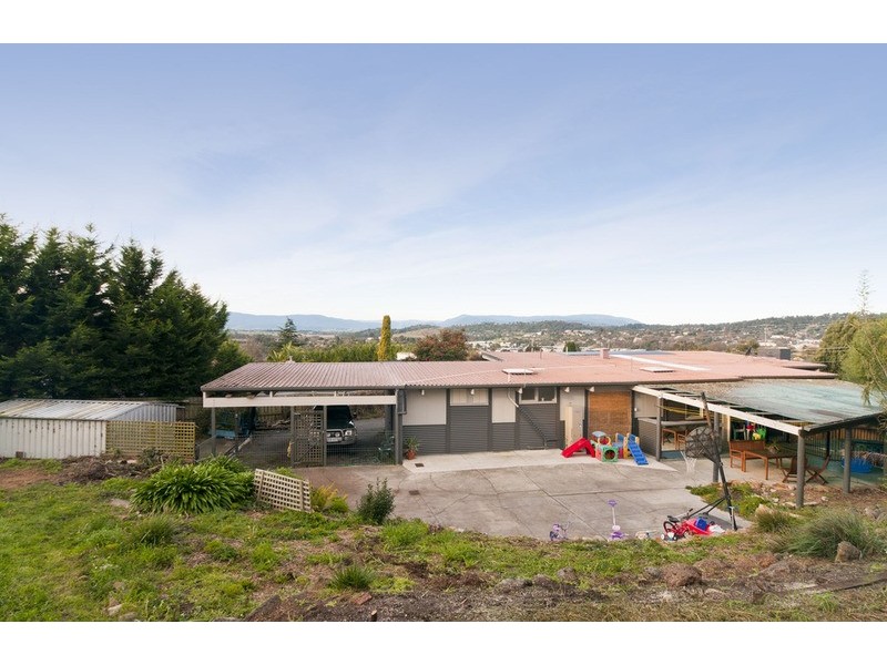 63 Victoria Road, Chirnside Park VIC 3116