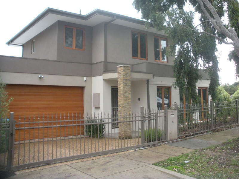 21 Sandgate Drive, Croydon VIC 3136