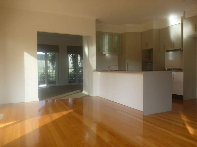 21 Sandgate Drive, Croydon VIC 3136