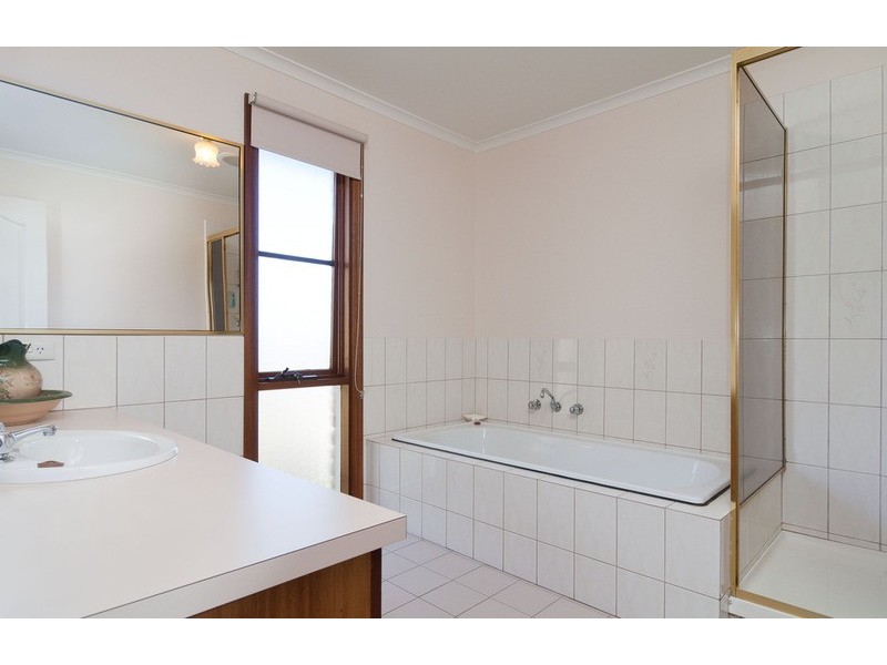 14 Partridge Way, Mooroolbark VIC 3138