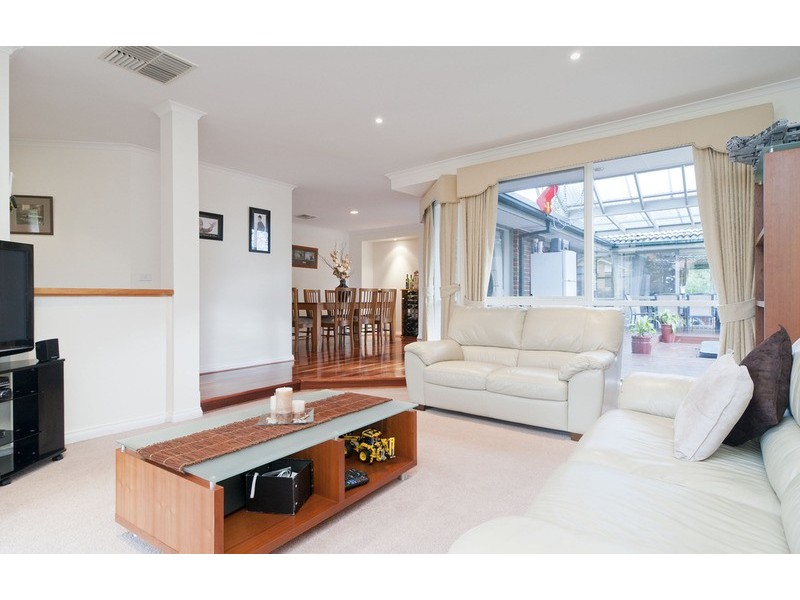 6 Macdonnell Court, Kilsyth VIC 3137